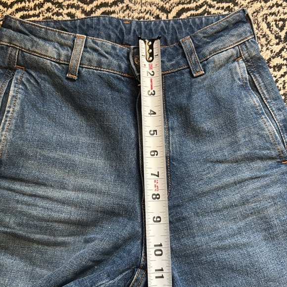 Like New 6397 High Rise Jeans / Tony Pant. Made in Italy. Size 23. Straight leg. - Picture 9 of 10